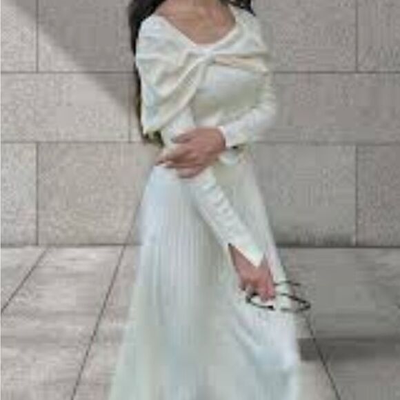 New knit dress, size XS - Picture 3 of 9